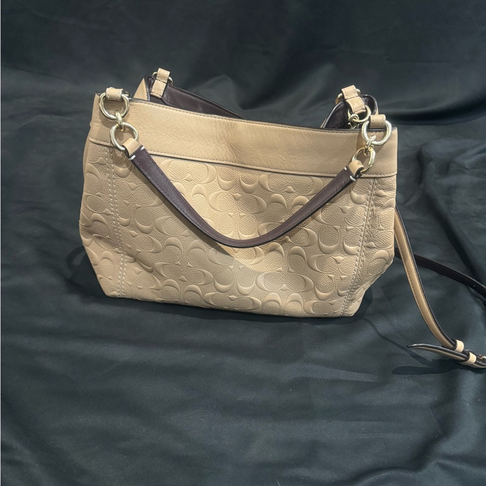 Coach purse - Picture 2 of 4